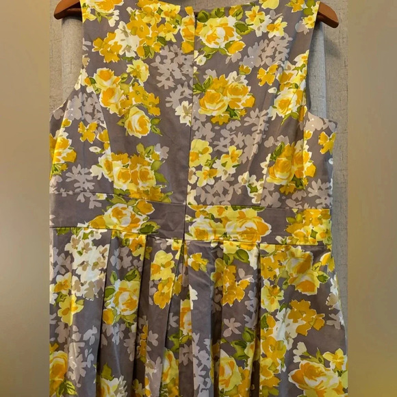 R&K Dress Size 14 1950’s / 1960’s Style Pleated Yellow and Grey Floral Dress. - Picture 5 of 11
